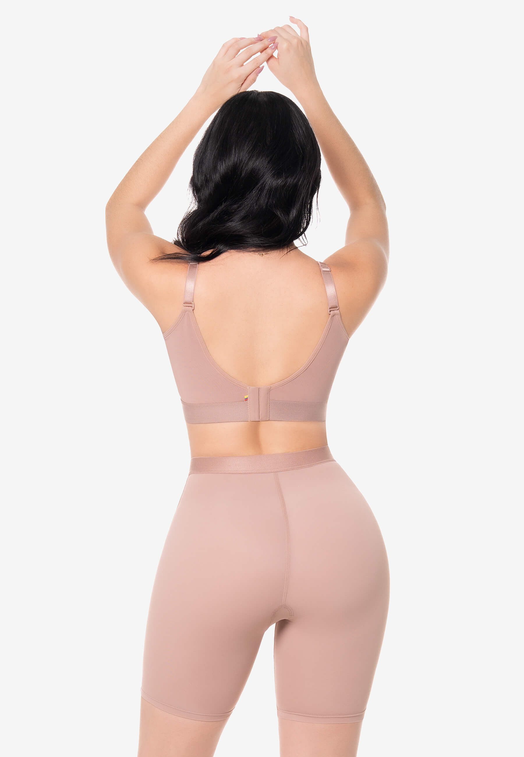 Curvia Short Miranda a la cintura media pierna con realce Cocoa